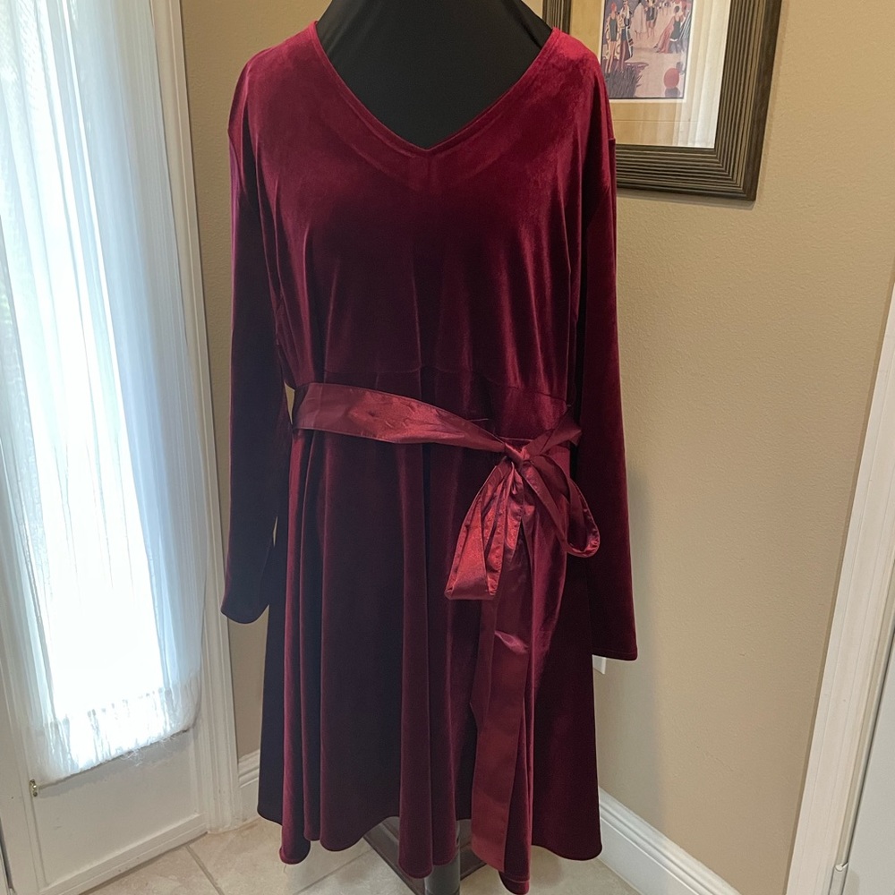 2X Standards & Practices dark red velvet dress with satin tie at waist